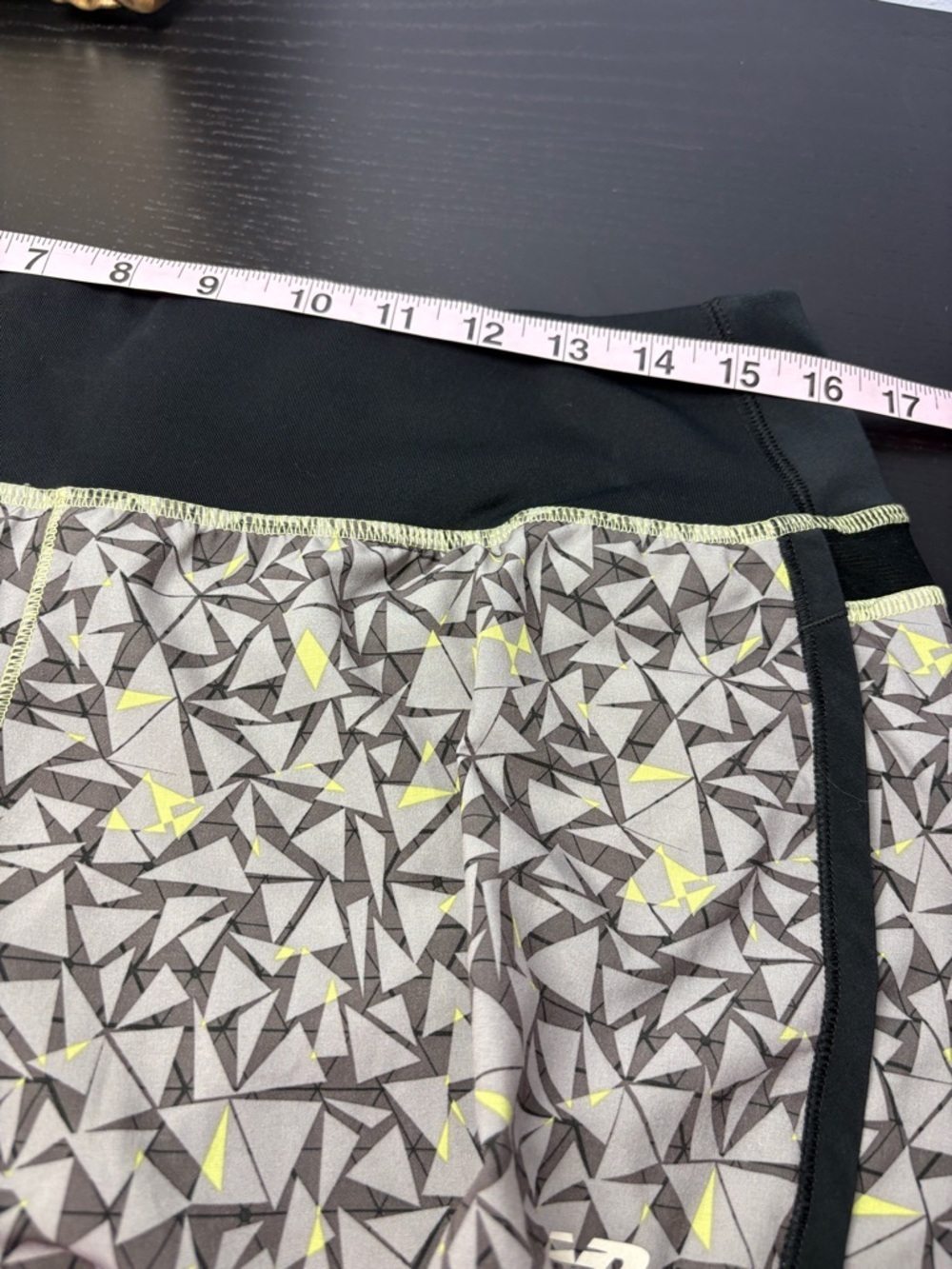 New Balance Gray Geometric Running Shorts Large - Picture 9 of 11
